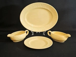 A Collection of Yellow Clarice Cliff Pottery 1930 Meat Plate, Gravy Boat, Plate - Picture 1 of 7
