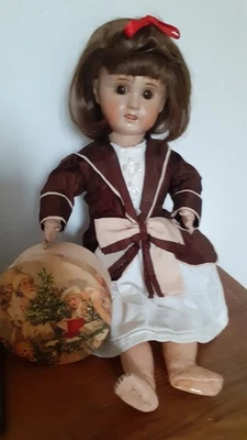 poupée ancienne - Photo 1/4