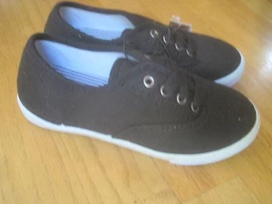 MÄDCHEN SCHWARZ CANVAS FREIZEIT SNEAKER Schuhe Neu mit Etikett 12 - Bild 1 von 4
