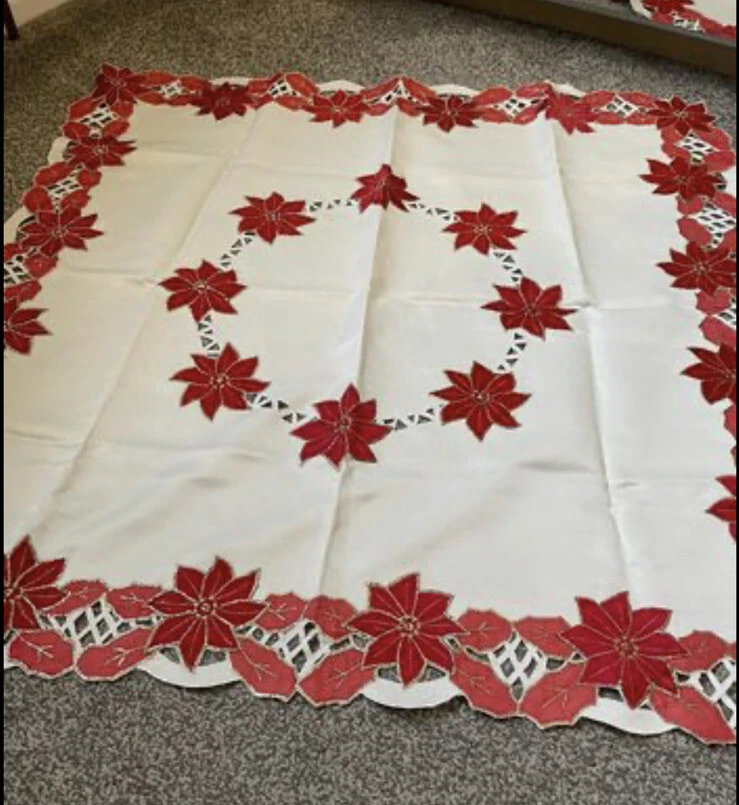 VINTAGE  Appliqué  Christmas Table Cloth 33.5”x 33.5” Hey Excellent  Condition - Image 1 of 1