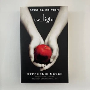 Twilight (Special Edition 2008) By Stephanie Meyer - Paperback Great Condition - Picture 1 of 7