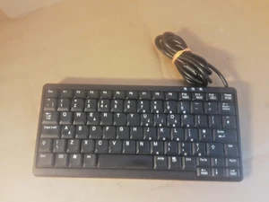 Accuratus K82A - USB Premium Mini Scissor Key Keyboard -UK - Picture 1 of 9