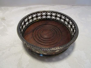 Reposavasos de botella de vino galería perforada de latón plateado madera de caoba vintage 1940 - Imagen 1 de 8