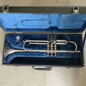 YAMAHA YTR-135 Trumpet Silver Color with Black Hard Case Used - Picture 1 of 24