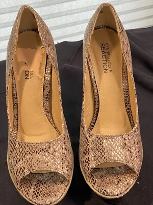 KENNETH COLE REACTION Tacones de plataforma de aguja punta abierta última hora Foto 1 de 4