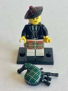 LEGO Minifigure Scottish Bagpiper 8831 CMF Collectible Series 7 - Picture 1 of 8