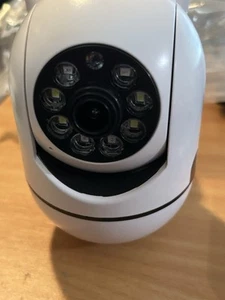 Telecamera di rete wireless Yiot modello CB401 bianca monitora la tua casa, animali domestici ecc. - Foto 1 di 11