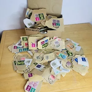 500g Mixed UK Unsorted Stamps on Paper - Postage, Mostly Penny - Picture 1 of 5