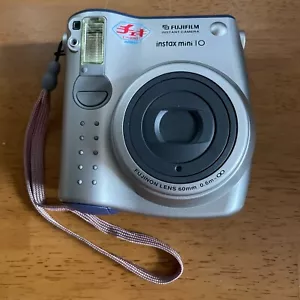 FUJIFILM instax mini 10 instant camera 60mm F0.6 - Picture 1 of 9