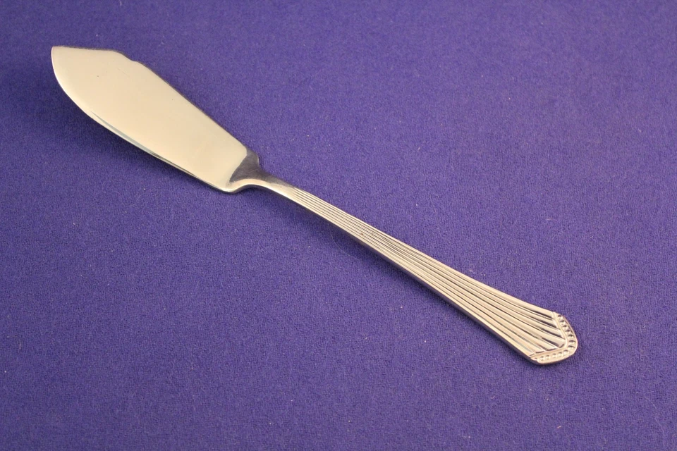 Cuchillo de mantequilla maestro Oxford Hall Korea cubiertos de acero inoxidable - RADIANTE Foto 1 de 1