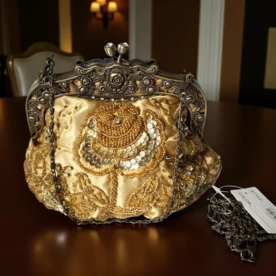 Bolsa de mão conversível rosas lantejoulas strass cetim dourado casamento formatura NOVA - Imagem 1 de 4