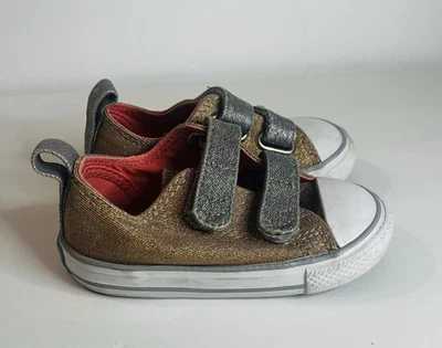 Usado en Excelente Condición Niño Pequeño Talla 6 Converse All Star Oro Rosa y Plata Parte Superior Baja Foto 1 de 4