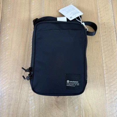 Bolsa tiracolo Lululemon Easy Access 1,5L preta - Imagem 1 de 4