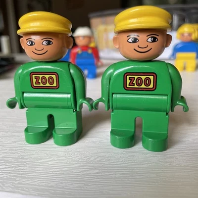 2 Vintage LEGO Duplo Zoo Keeper Figures - Image 1 of 4
