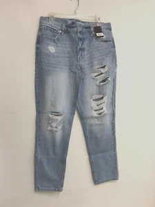 No Boundaries Juniors' Super High Rise Mom Jeans, Light Wash, Size 11 - Picture 1 of 2