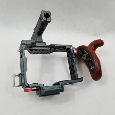 Jaula inclinable Tilta serie Sony A7/A9 con mango de madera TT-0511-R - ligeramente usada Foto 1 de 4