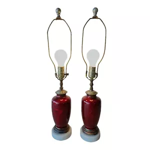 Lámparas de mesa jarrón esmalte rojo estilo mármol blanco base madera 24 1/4 2 piezas - Imagen 1 de 9