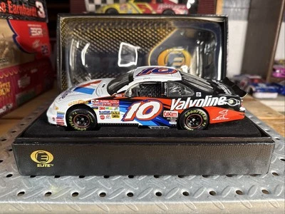 Jimmy Benson #10 Valvoline 2002 Grand Prix Elite 1:24 scale car #73 of 600 Mint - Image 1 of 4