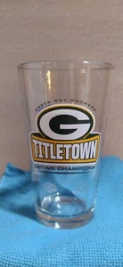 (2) VASO DE CERVEZA GREEN BAY PACKERS "TITLETOWN" 13 TIME CHAMPS LITE + TIRO LAMBEAU - Imagen 1 de 12