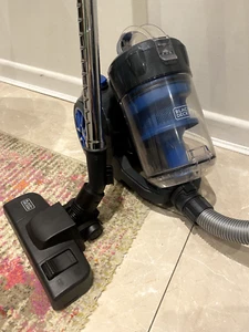 Black+Decker Multicyclonic Cylinder Vacuum Cleaner 700W - Picture 1 of 6