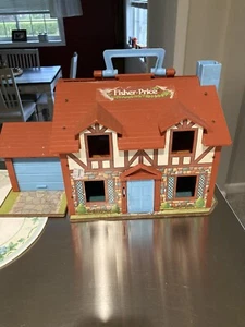 vintage fisher price little people house - Picture 1 of 4