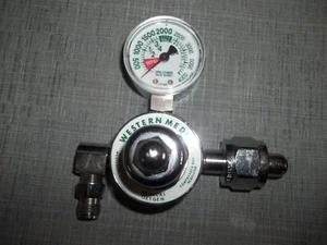 Western Medica Compressed OXYGEN Gas Regulator - - Picture 1 of 8