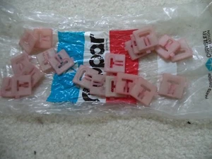 NOS MOPAR Moulding Clips 76 77 78 79 80 Chrysler Dodge Plymouth - Picture 1 of 4