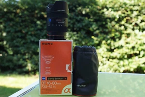 SONY SAL 16-80 mm f/3, 5-4,5 Carl Zeiss Vario Sonnar T* DT ZA monture A - APSC - Photo 1 sur 3