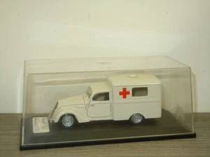 Peugeot 202 Ambulance - Record 1:43 - in Box *71998 - Bild 1 von 6