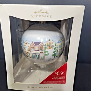 Hallmark Keepsake 2008 Navidad en la calle principal adorno de cerámica 6" multicolor - Imagen 1 de 11