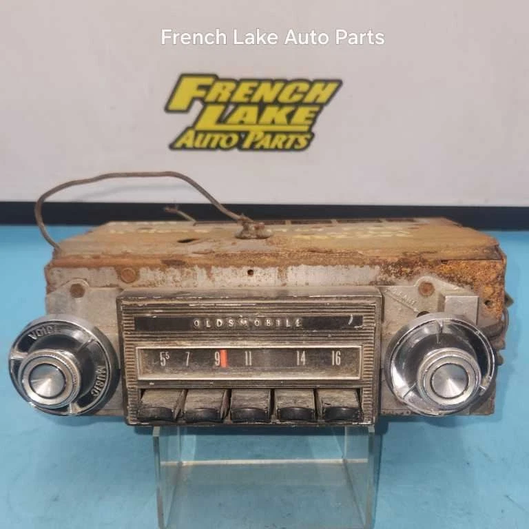 Radio A/M modelo 982252 sin probar compatible con Oldsmobile F-85 1244798 1964 Foto 1 de 4
