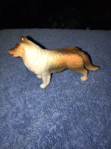 Kunststoff Miniatur Puppenhaus Bauernhaus Collie Hund Figur - Bild 1 von 8