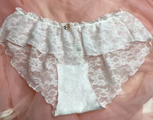 Victoria's Secret Angels VTG Y2K Lace Flutter Brief Panty White Coquette M NWT - Picture 1 of 10