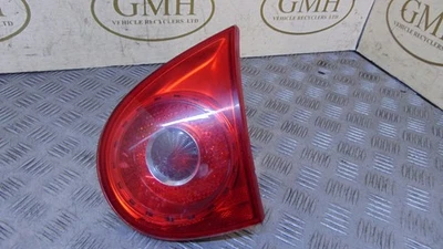 Задний внутренний задний фонарь для правостороннего водителя Volkswagen Golf MK5 2004-2009Z - Изображение 1 из 4