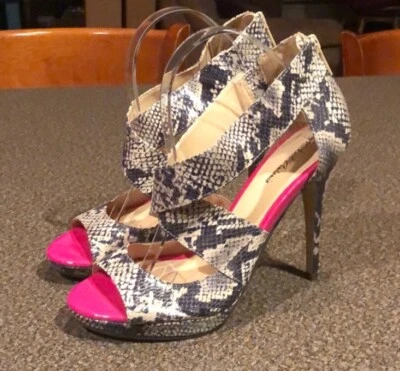 Sandalia peeptoe Michael Antonio nueva sin caja. Foto 1 de 4