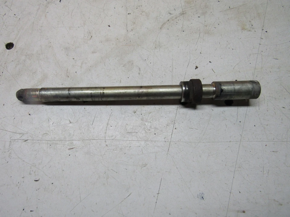 82 83 Yamaha Seca 400 XS400 XS400R XS400RJ 1982 eje delantero Foto 1 de 1