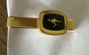 Spilla cravatta lega vintage canguro Australia tono oro nero - Foto 1 di 10