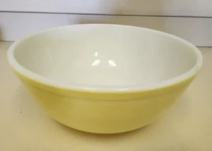 404 Pyrex Yellow Bowl 4 qt Ovenware Made in USA Good Vintage Condition - Picture 1 of 10