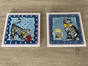 De Colección Cathay Juego de 2 Azulejos para Gato Cuadrados Cerámica Arte Azulejo Remache Posavasos - Imagen 1 de 6