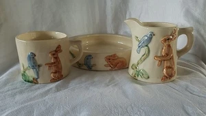 Weller Ware Zona Cerámica Bebé Niño Borde Enrollado Plato Tazón Jarra Taza Conejito Pájaro - Imagen 1 de 24
