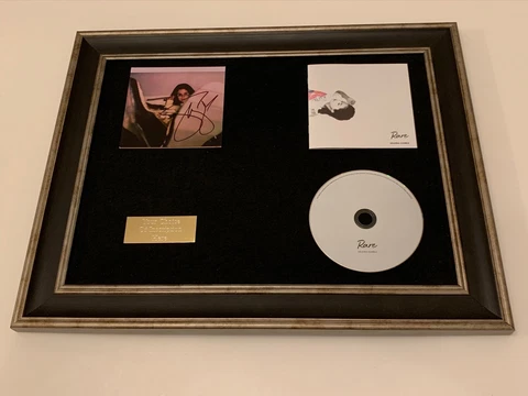 PERSONALLY SIGNED/AUTOGRAPHED SELENA GOMEZ - RARE FRAMED CD PRESENTATION Cover