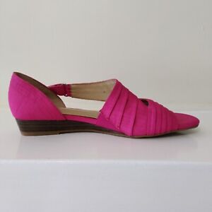 Naturalizer Comfort Ladies Size 6B Hot Pink Silk Look Fabric Slip On Low Wedge