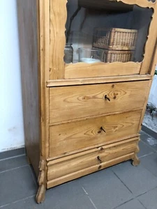 Vitrinenschrank Holz gebraucht mit Glastür und Schublade - Bild 1 von 6