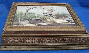 Old Look Schmuck Schmuckschatulle MÄDCHEN IM BOOT Bild oben geprägtes Muster 10" ISTZUSTAND - Bild 1 von 9