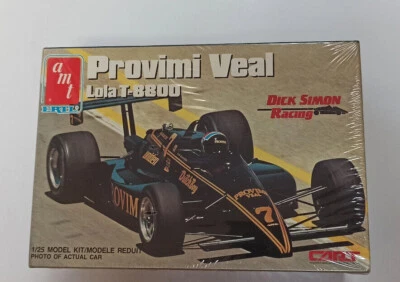Lola T-8800 Provimi Veal Indycar 1/25 unassembled plastic model kit AMT/Ertl - Immagine 1 di 3