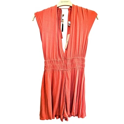 Vestido Mameluco Urban Outfitters Cuello Profundo Coral Cintura Ajustada Sin Mangas M Foto 1 de 4