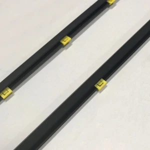 Genuine Outside FR RR Door Weatherstrip Belt LH 2p for 2008 2011 Hyundai i30 - Picture 1 of 3