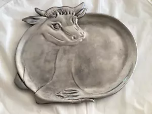 CS 1981 COW Shaped Metal Serving Platter Steaks Ribs BBQ. 14”x 12.5”-Pre-owned - Picture 1 of 3