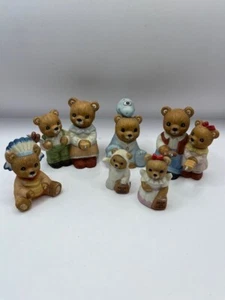 Set/6 verschiedene Homco Keramik Teddybären, indianische Picknick Halloween Dinosaurier - Bild 1 von 15