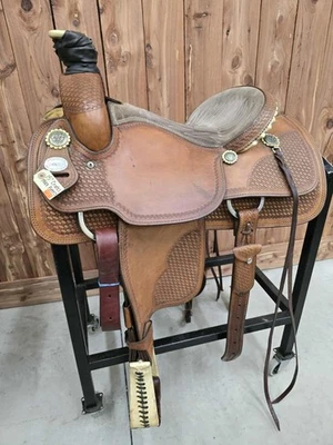 15" Crates Mike Beers Collection Western Roping Saddle Great Condition - Image 1 of 4